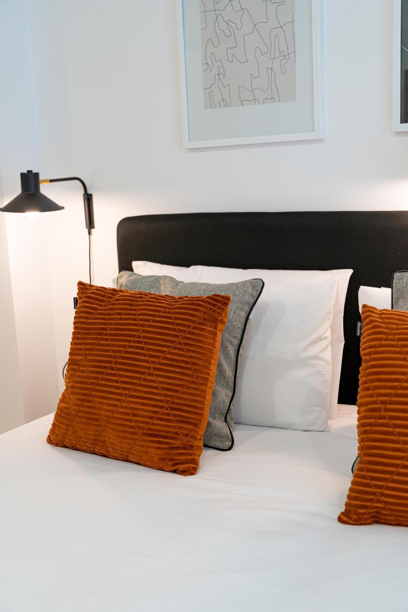 Stay U-Nique Apartments Albeniz Bcn โอสปิตาเล็ต เดอ โยเบรกัต ภายนอก รูปภาพ