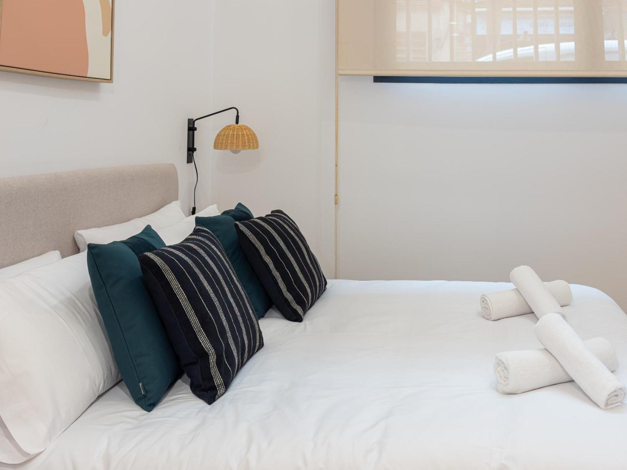 Stay U-Nique Apartments Albeniz Bcn โอสปิตาเล็ต เดอ โยเบรกัต ภายนอก รูปภาพ