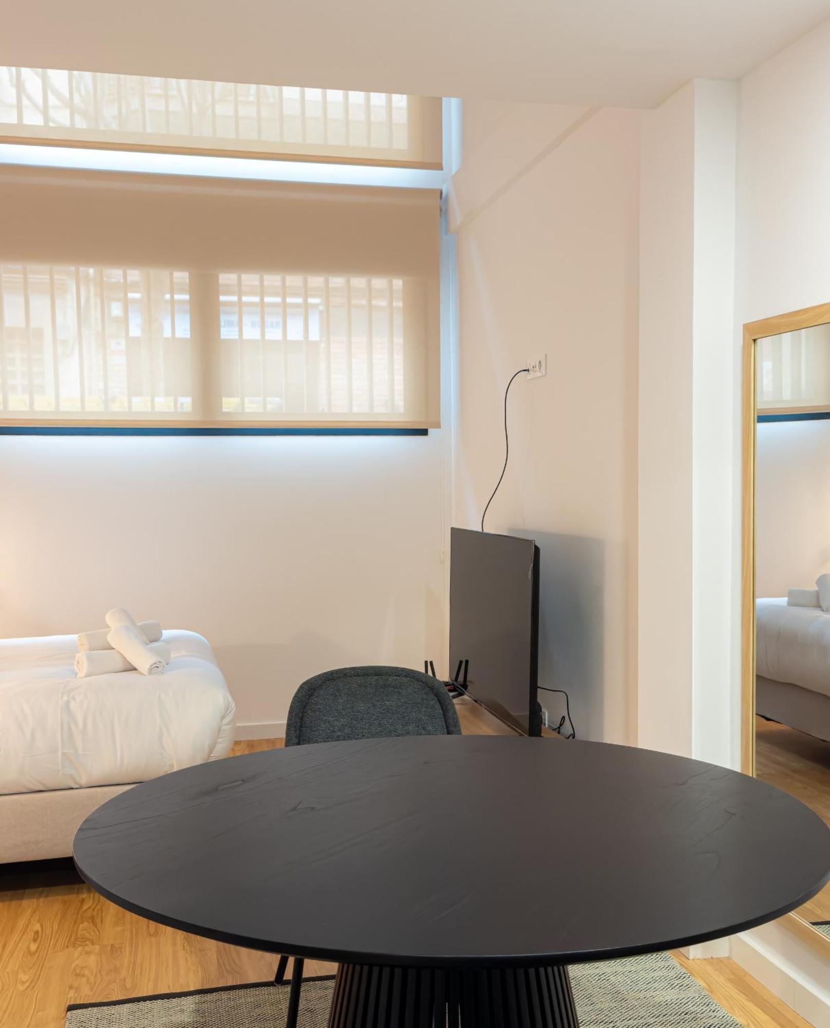 Stay U-Nique Apartments Albeniz Bcn โอสปิตาเล็ต เดอ โยเบรกัต ภายนอก รูปภาพ