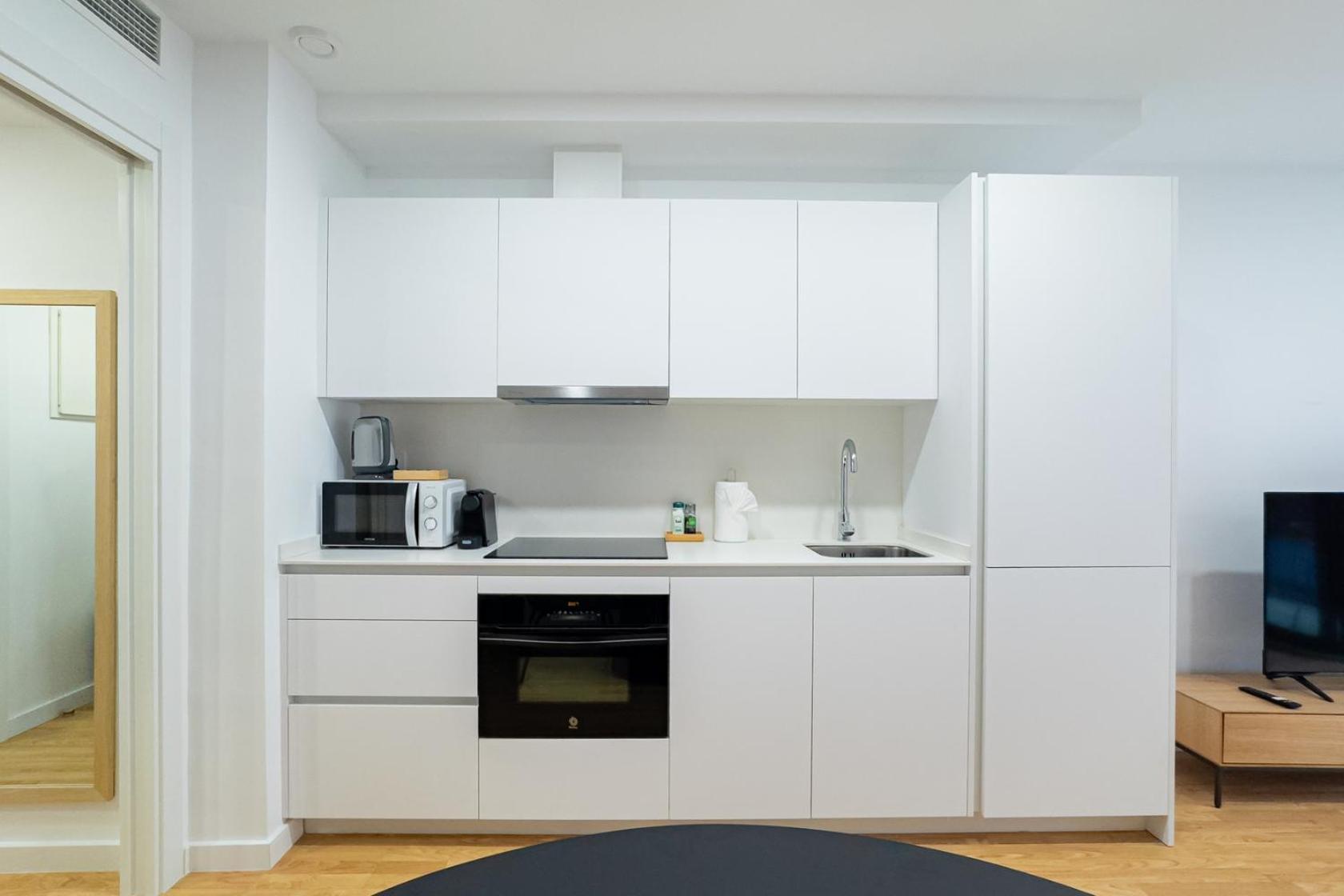 Stay U-Nique Apartments Albeniz Bcn โอสปิตาเล็ต เดอ โยเบรกัต ภายนอก รูปภาพ