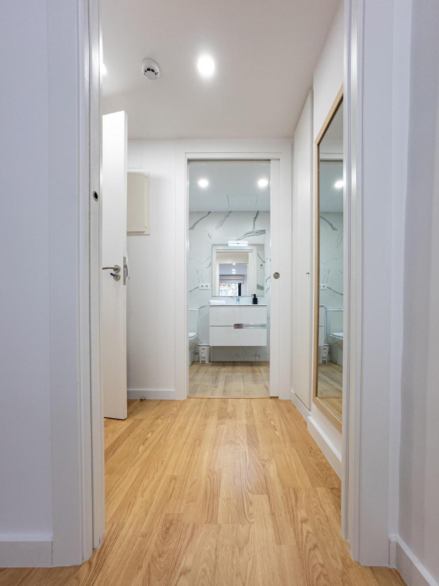 Stay U-Nique Apartments Albeniz Bcn โอสปิตาเล็ต เดอ โยเบรกัต ภายนอก รูปภาพ